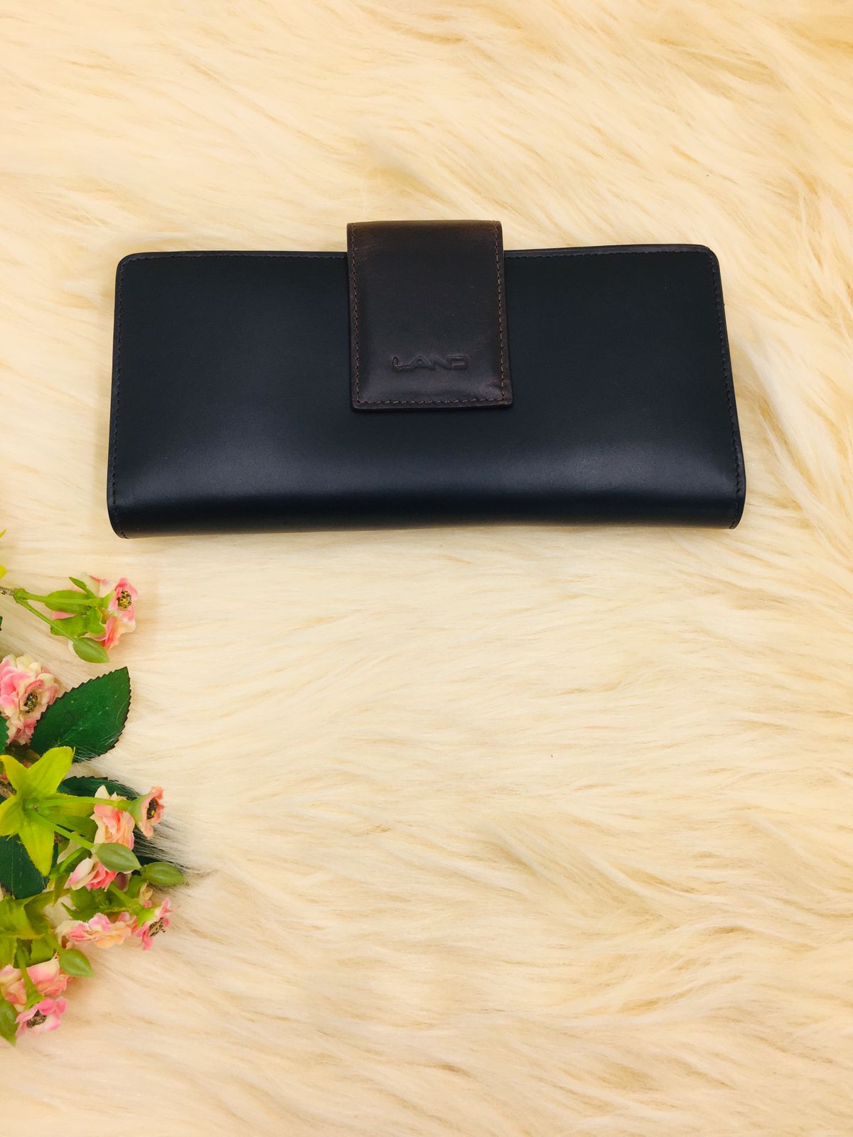 LADIES CHECKBOOK
